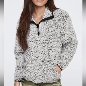 Victoria's Secret PINK Gray and Black Quater Zip Pullover Sherpa Sweater